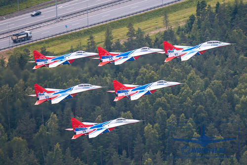 Группа высшего пилотажа «Стрижи» на аэродроме Левашово.